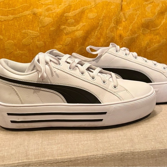PUMA Size 10 Platform Sneakers. Worn Once. Excellent Condition! - Picture 2 of 6